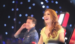 The Voice tập 2: 4 HLV đứng ngồi không yên với các giọng ca 'khủng'